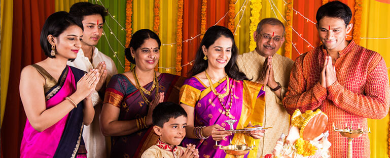 Festive-Season-Family-Praying-to-Lord-Ganesha
